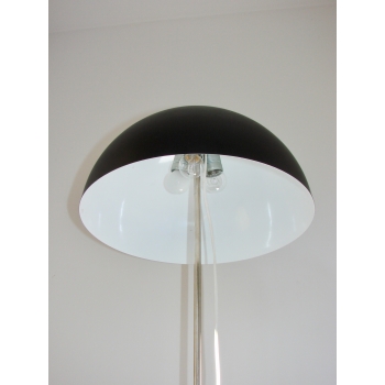 Lampa Vitra T25 wykonana z metalu i aluminium
